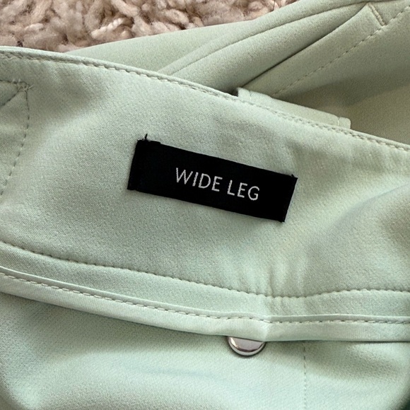 White House Black Market Light Green Cargo Pant - Picture 3 of 4